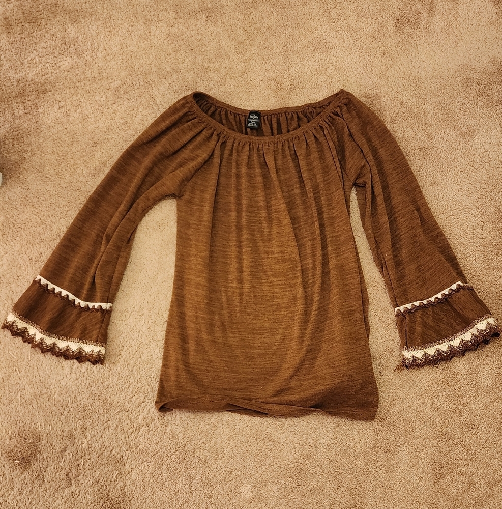 WinWin Brown Tunic with Cream Accents